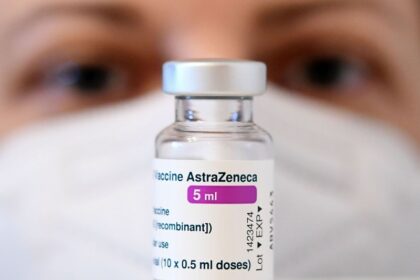 AstraZeneca admitted in court the risk of side effects from its corona vaccine!