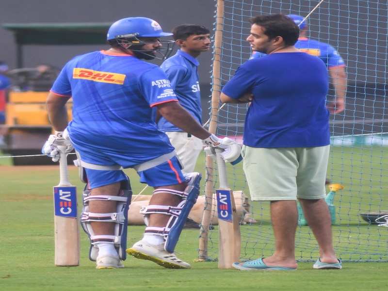 Mumbai: Playes of Royal Challengers Bengaluru and Mumbai Indians during a practice session