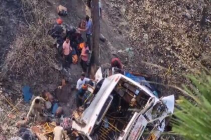 21 killed many injured in Jammu and Kashmir Akhnoor bus accident