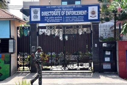 Ranchi : Security personnel stand guard as Former Ranchi Deputy Commissioner Chavi Ranjan arrives at ED (Enforcement Directorate) office for questioning in connection allocation of Army land in fraudulent manner over taking bribe and multi crore Money Laundering Case in Ranchi on Monday, April 24, 2023. (Photo: IANS/Rajesh Kumar)