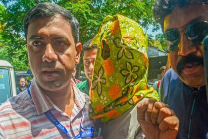 Sheikh Hasina under opposition's questions over the brutal murder of Bangladeshi MP in India, also the story of illegal trafficking behind the murder