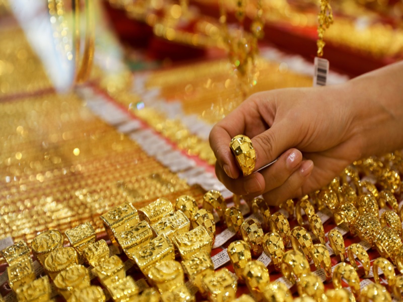 Why did the rbi import its 100 tonnes of gold from UK to India