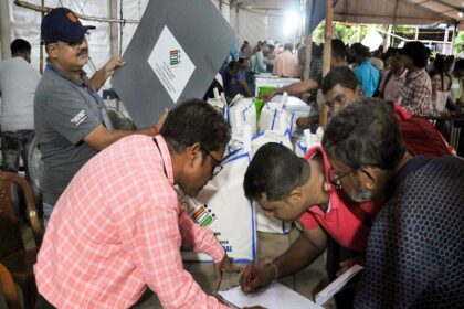 Counting of votes for Lok Sabha election results started at 8 am (File photo- IANS)