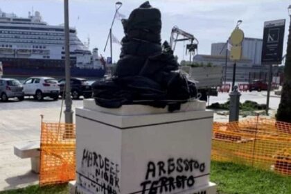 Khalistan supporters broke the statue of Mahatma Gandhi in Italy (Photo-X)