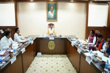 Madhya Pradesh Chief Minister Mohan Yadav presiding over the cabinet meeting (Photo - X).