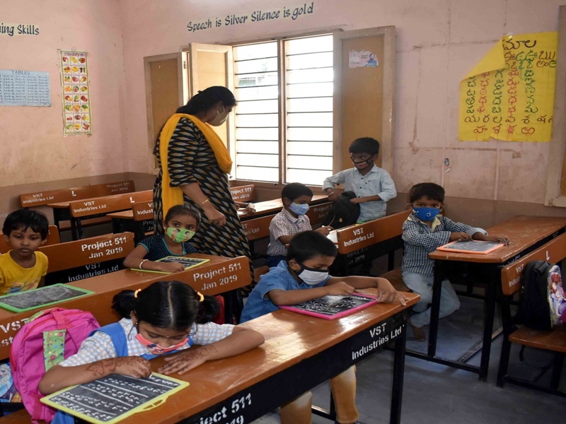 UP government teachers face to face regarding primary school new digital attendance system despite some relaxation teachers adamant on their demand