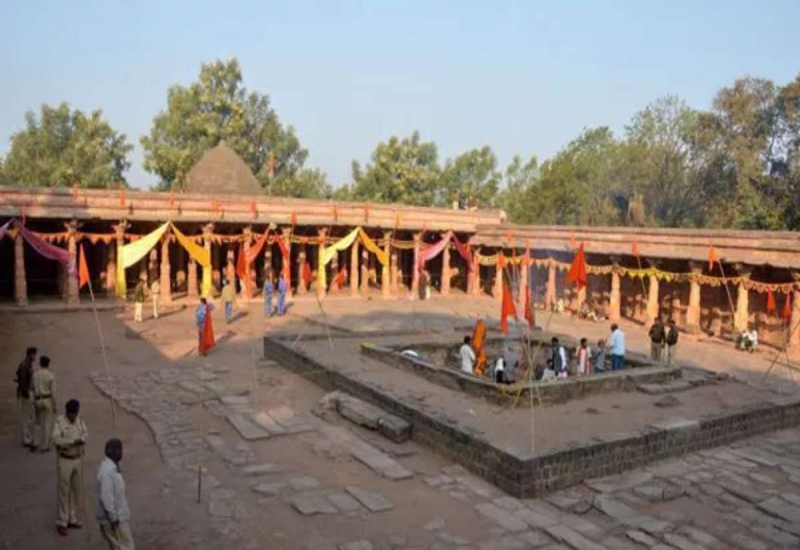 Madhya Pradesh: What is the history and controversy related to Bhojshala?