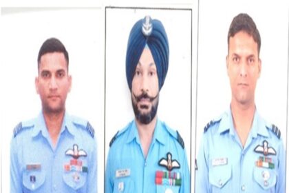 Air Force officers honored for courage and bravery President Draupadi Murmu