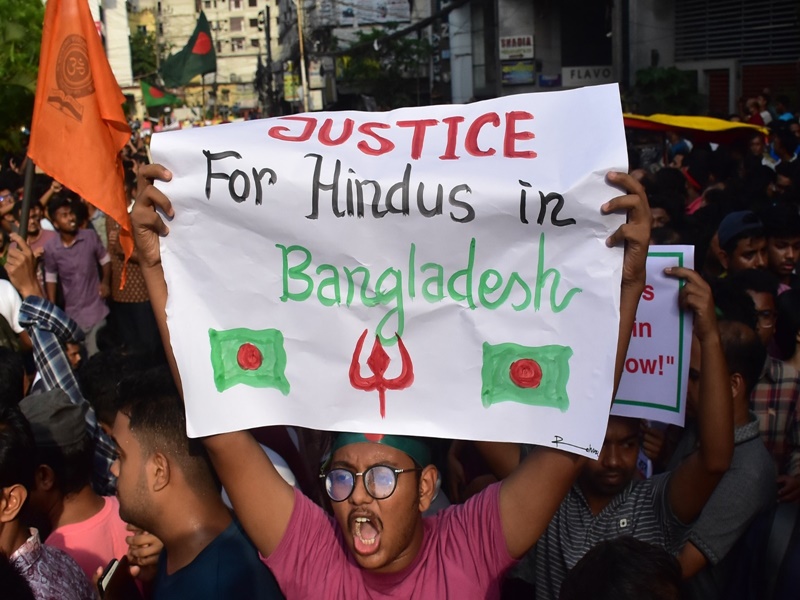 Amidst violence and unrest, Hindus took out a huge protest rally in Bangladesh, more than 7 lakh people took part