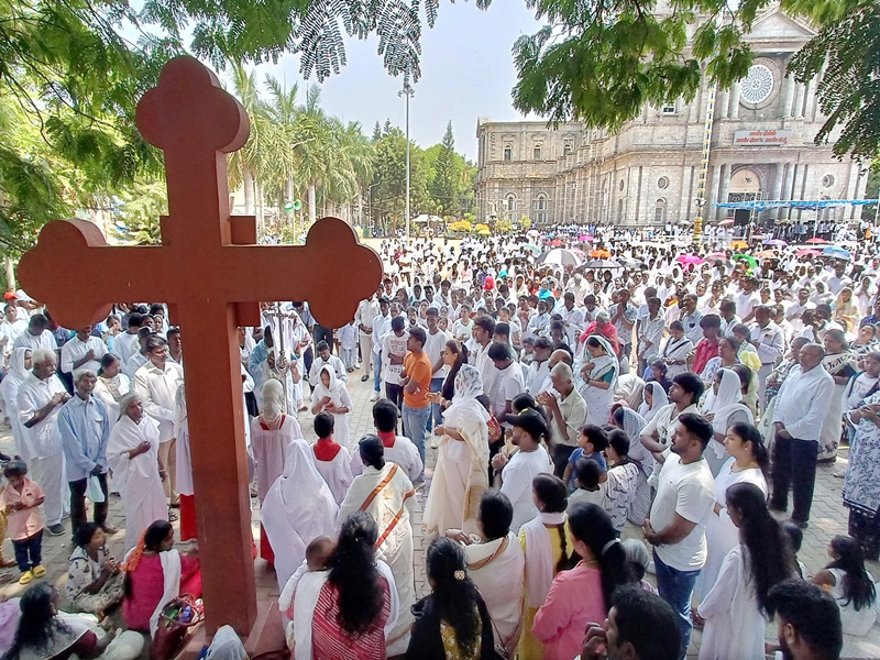 Huge protest against alleged controversial statement of former RSS Goa President Subhash Velingkar know whole matter