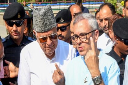 Omar Abdullah won both seats in jk Mehbooba Mufti's daughter lost Know status of Jammu and Kashmir assembly elections 2024 major seats results