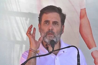 nashik court Summons to congress leader Rahul Gandhi in case of objectionable remarks on Veer Savarkar know whole matter