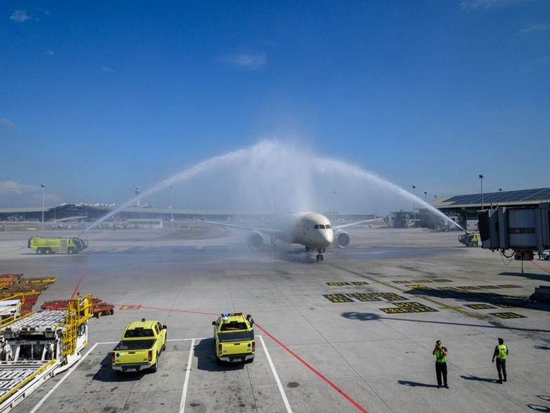 China is building the world's largest artificial-island airport Dalian Jinzhouwan International