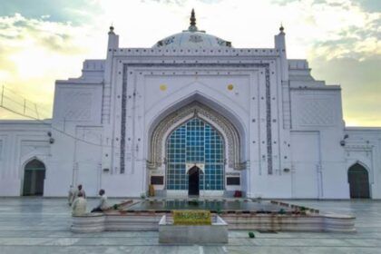 Jama Masjid Shamsi, Neelkanth Mahadev Mandir,बदायूं, जामा मस्जिद शम्सी, नीलकंठ महादेव मंदिर Badaun court, Badaun Masjid and Mandir, Badaun Neelkanth Mahadev Mandir, Badaun Hindu vs Muslim, Jama Masjid,