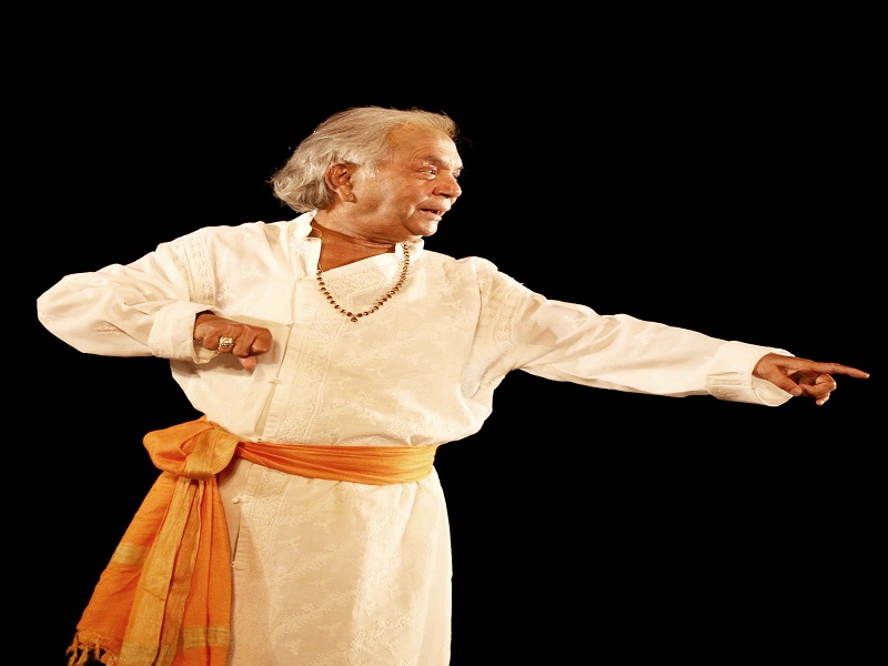 New Delhi: Pandit Birju Maharaj perform during The Old Fort Dance Festival in New Delhi on Oct 12, 2015. (Photo: Sunil Majumdar/IANS)