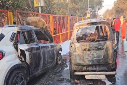 Mahakumbh Nagar, 2 Vehicles caught Fire, fire incident, fire, महाकुंभ, आग की घटना, हिंदी न्यूज,