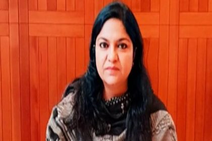 Suspension of Jharkhand's famous IAS Pooja Singhal revoked (Photo- IANS)