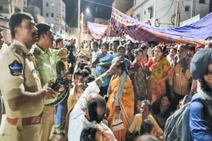 Tirupati: Police personnel stand guard at the token issuance centers, commemorating the Dwadashi of Vaikuntha Ekadashi