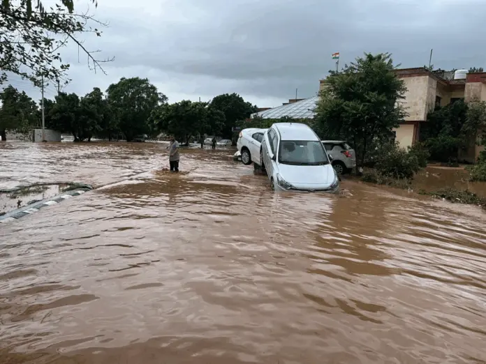 jammu kashmir cloud burst, jammu news, Landslides, cloudbursts, disruption in road, rail connectivity hit Jammu