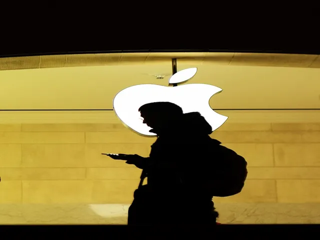 Spyware-attack-alert-issued-to-iPhone-users-of-98-countries-including-India-Apple-asked-to-take-this-second-warning-of-2024-seriously