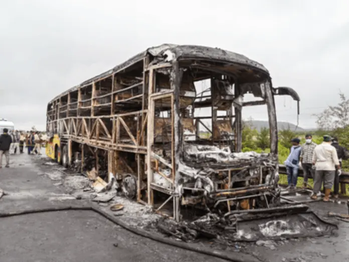 andhra pradesh bus explosion cause battery smartphone causes deadly fire andhra pradesh bus explosion cause battery smartphone causes deadly fire, आंध्र प्रदेश
