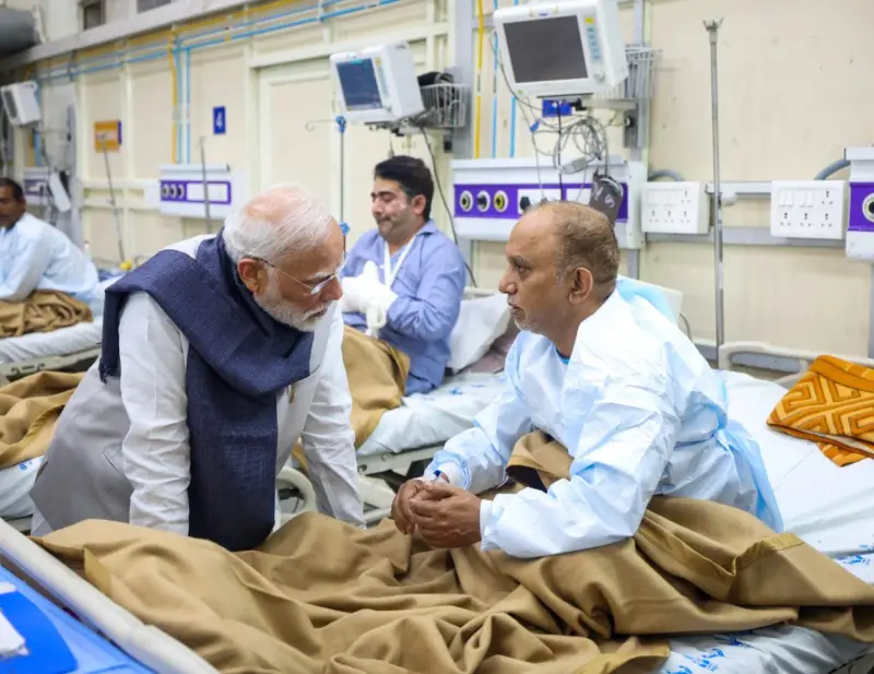 PM Modi meets victims of Red Fort car blast