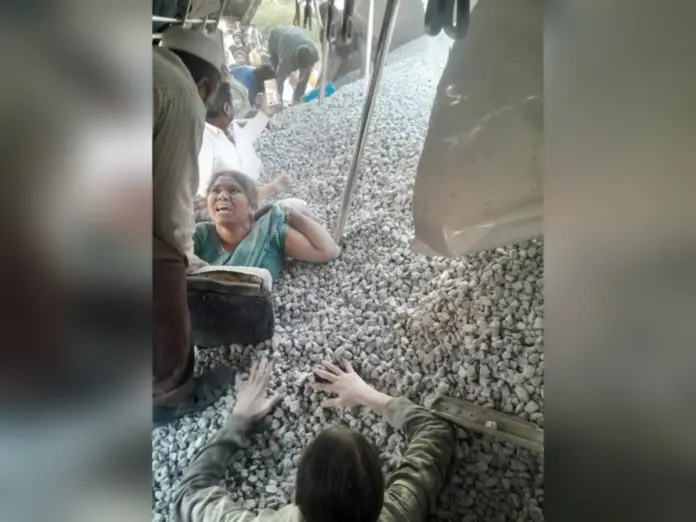 Telangana bus-truck collision , Telangana road accident, hyderabad,