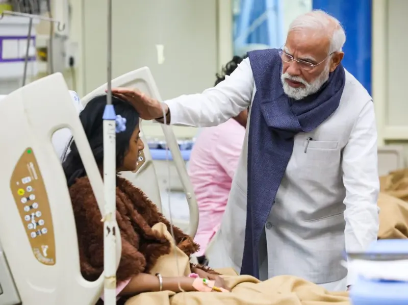 PM Modi meets victims of Red Fort car blast