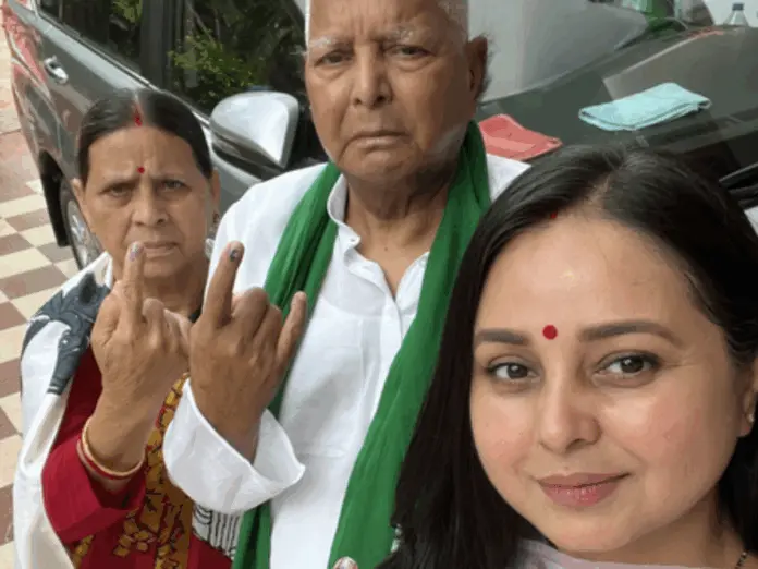 rohini acharya told disowned tejashwi amid family feud, रोहिणी आचार्य